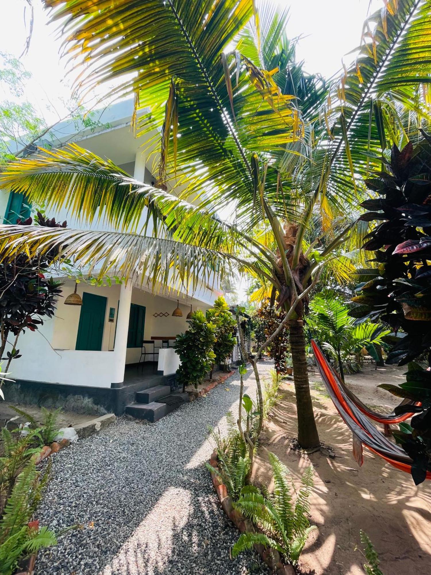 Cliff & Coral Hostel Varkala Exterior foto