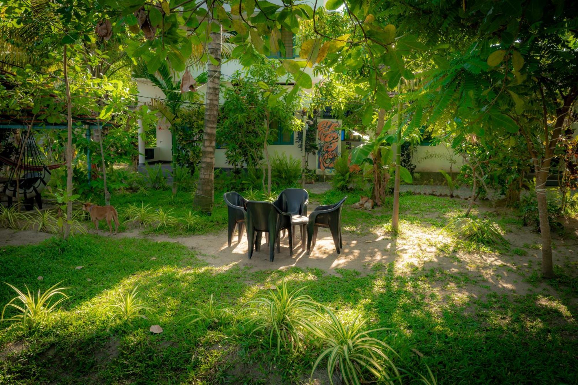 Cliff & Coral Hostel Varkala Exterior foto